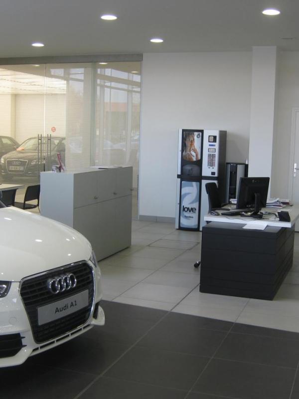 Concessionnaires, garages, ateliers, ...